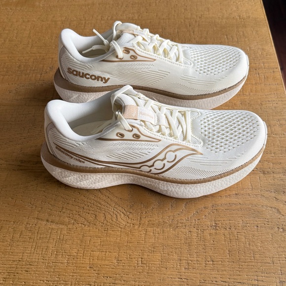 Saucony Women\'s White and Brown Athletic Shoes